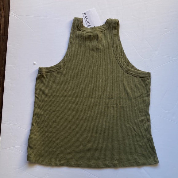 Bandier x WSLY Rivington ribbed tank in khaki green - Picture 6 of 7